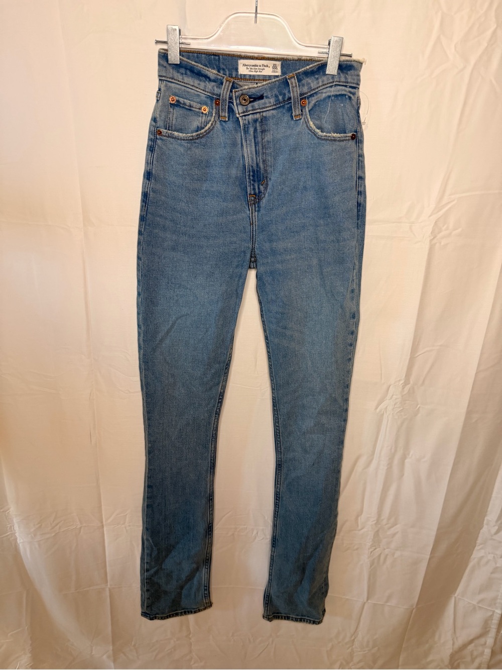 Abercrombie & Fitch Women’s Skinny Jeans - Medium Blue Wash